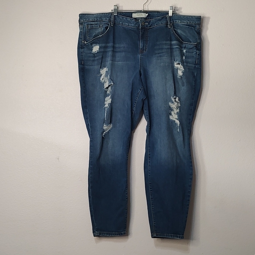 Torrid Distressed Blue Jeans Size 28
